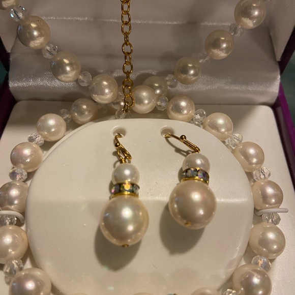 Genuine Mother of Pearl Jewelry - Picture 6 of 6